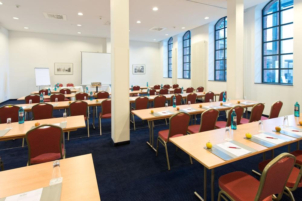 Achat Hotel Offenbach Plaza Exteriör bild