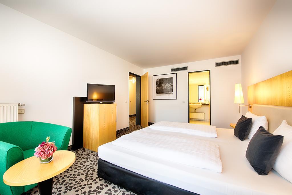 Achat Hotel Offenbach Plaza Exteriör bild